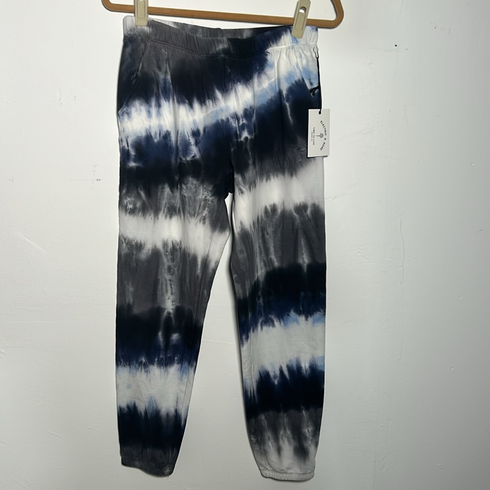 Electric & Rose Two Piece Atlas Sweatshirt and Justice Sweatpants Set NWT - Picture 4 of 14
